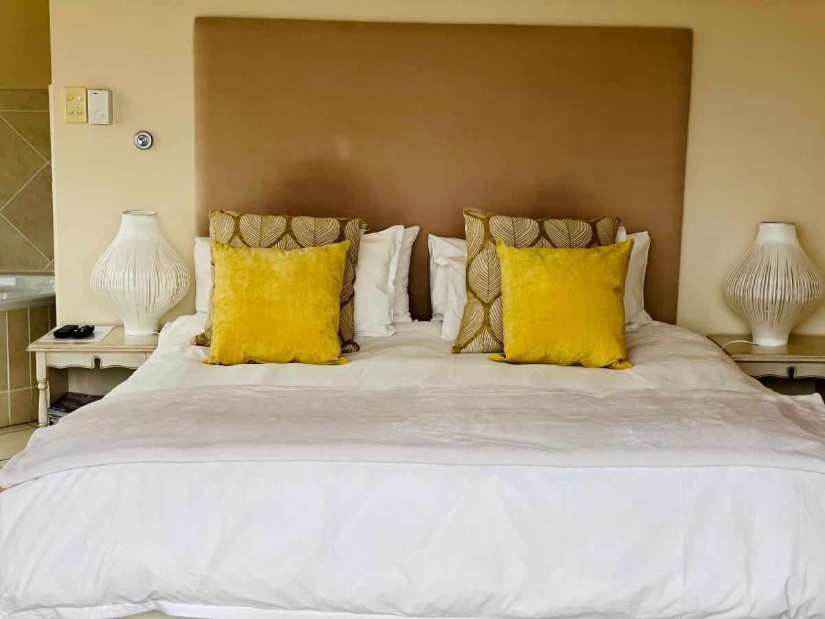 Sandra'S Guest House Langebaan Exterior photo
