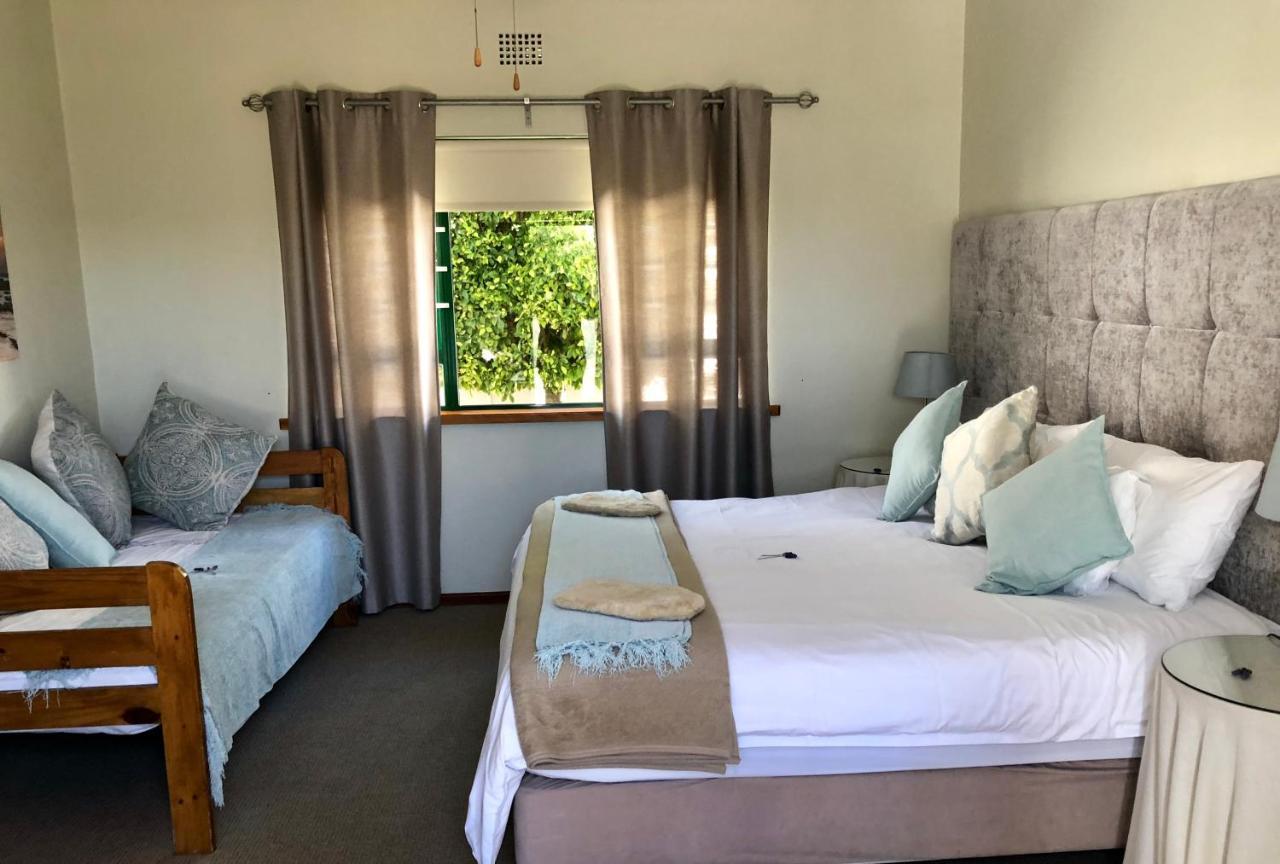 Sandra'S Guest House Langebaan Exterior photo