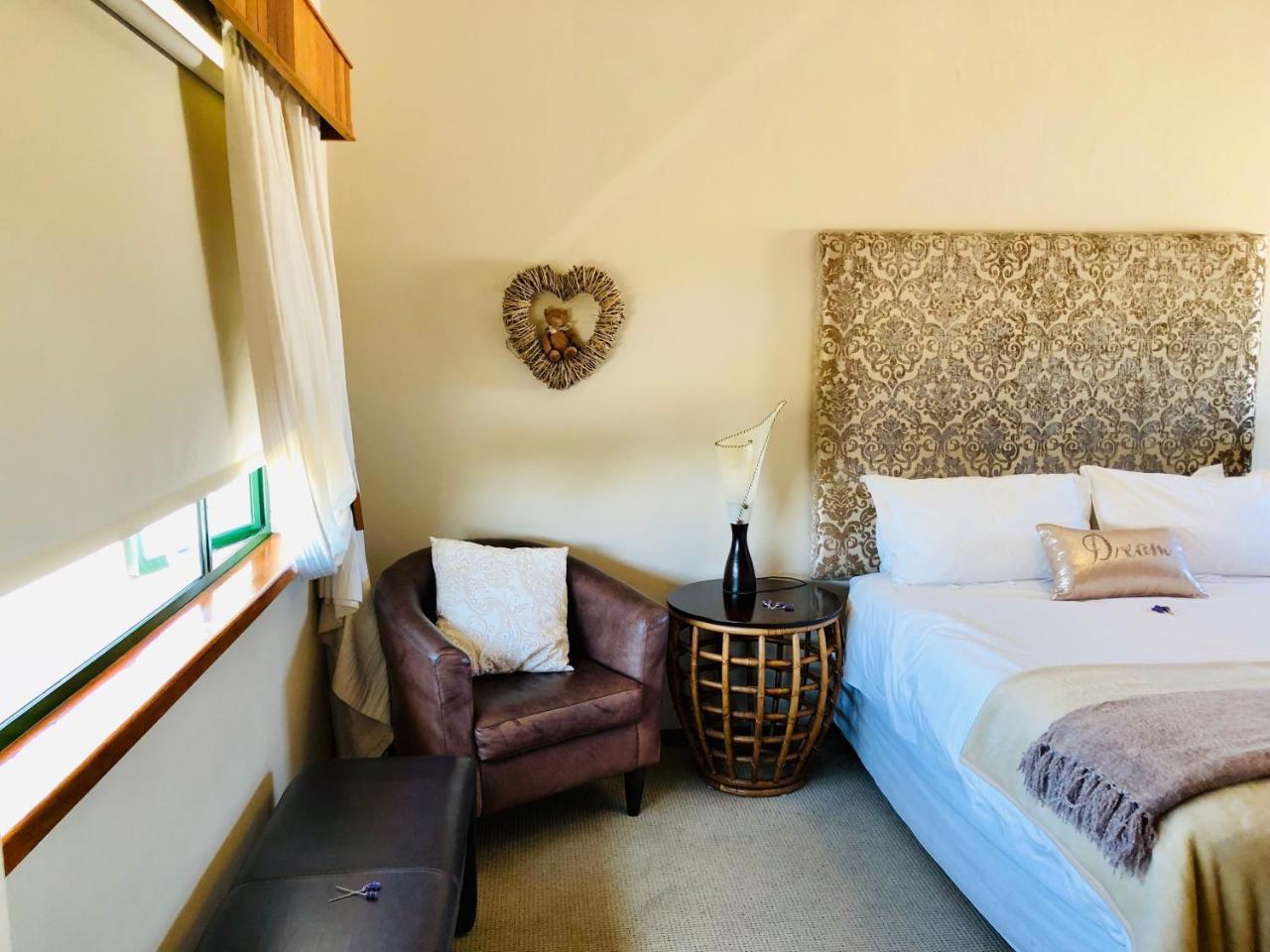 Sandra'S Guest House Langebaan Exterior photo